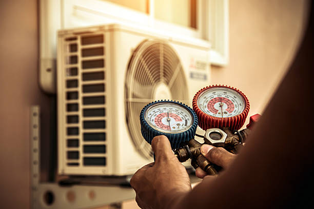 Professional Hvac technician working in Avenel, NJ